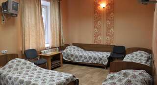 Гостиница ОНАКО-Комета Отель Ульяновск Семейный номер с ванной комнатой-2